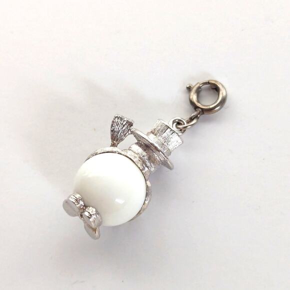 Vintage Signed Monet Frosty The Snowman Silver Tone White Bracelet Charm - Picture 4 of 4